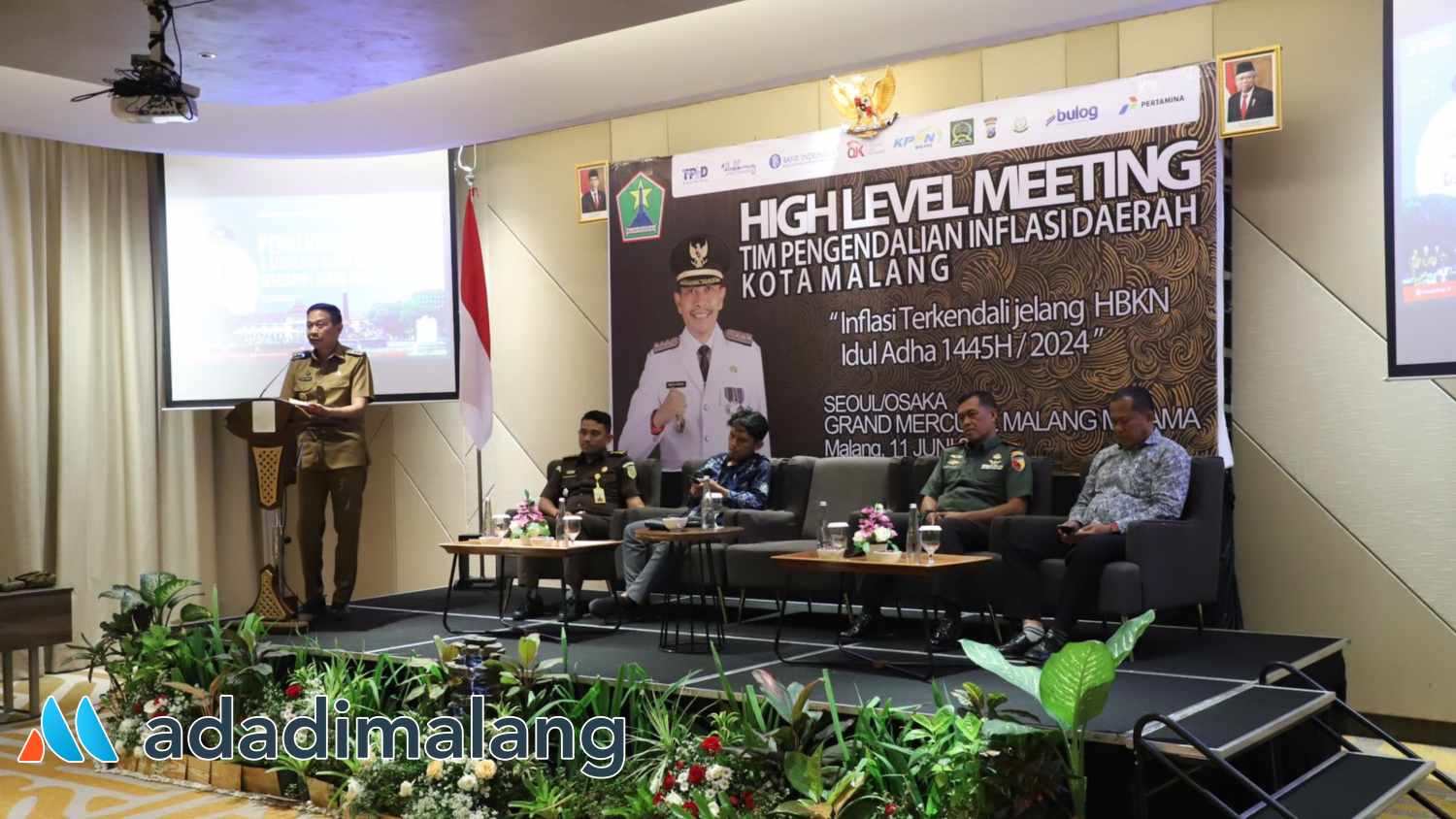 Pj Wali Kota Malang,Dr. Ir. Wahyu Hidayat, MM saat memberikan sambutan dalam kegiatan High Level Meeting tim pengendalian Inflasi Daerah (TPID) Kota Malang