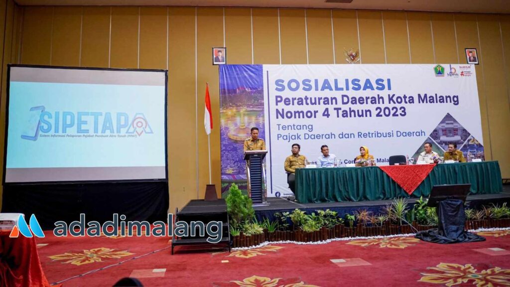 Pj Wali Kota Malang, Dr. Ir. Wahyu Hidayat, MM saat membuka kegiatan sosialisasi Perda nomor 4 tahun 2024 kepada para Wajib Pajak Daerah di Kota Malang (Foto : Istimewa)