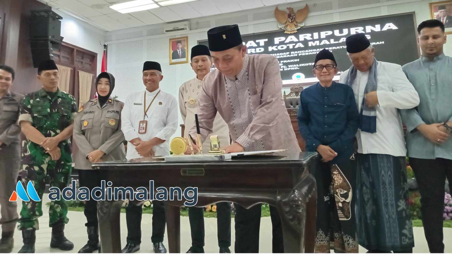DPRD Kota Malang Sahkan Ranperda Penyelenggaraan Pondok Pesantren