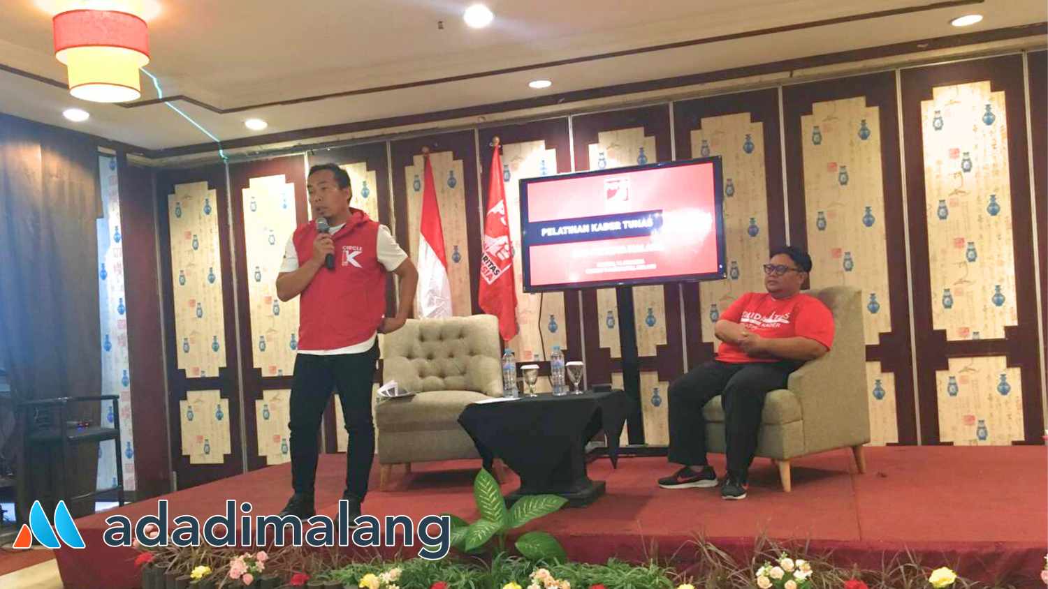 Kordinator Desk Pilkada Jawa Timur DPP PSI, Ali Muthohirin saat memberikan materi terkait Kepemimpinan dan Organisasi dalam Pelatihan Tunas DPD PSI Kota Malang siang hari ini (Foto : Agus Yuwono)