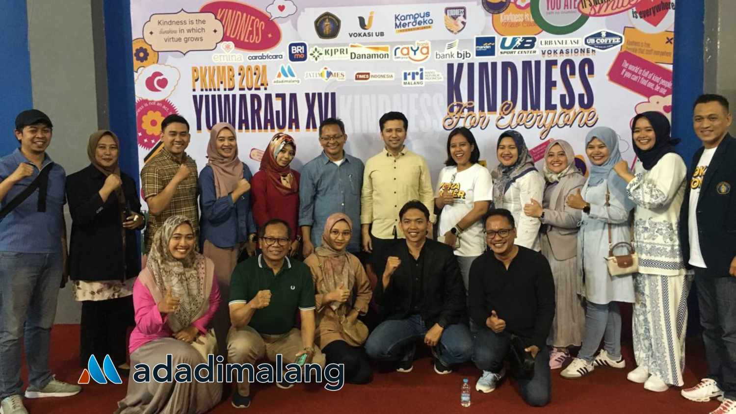 Wakil Gubernur Jawa Timur yakni H. Emil Elestianto Dardak, B.Bus., M.Sc., Ph.D bersama Dosen dan Tendik Fakultas Vokasi Universitas Brawijaya (Foto : Agus Yuwono)