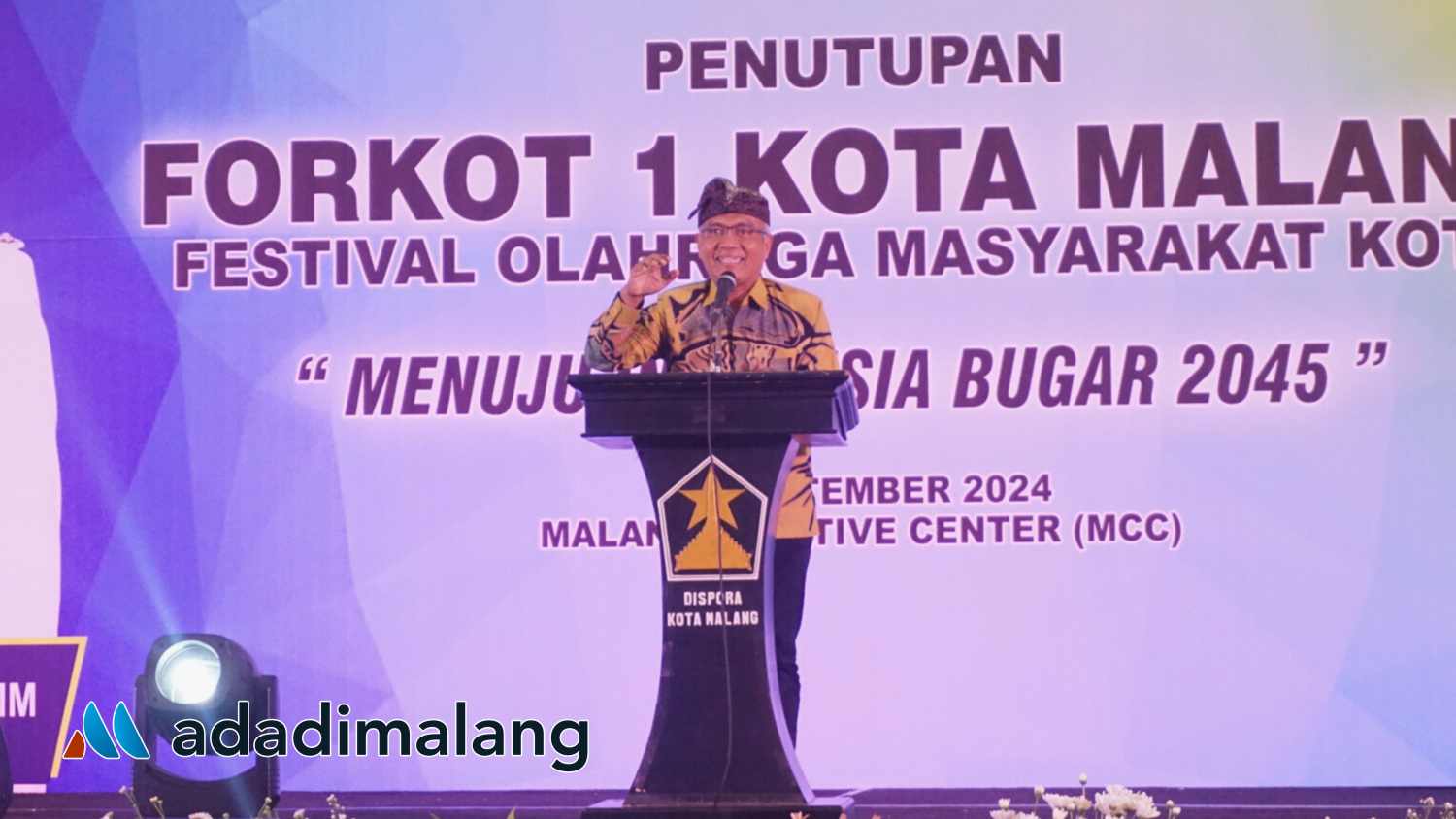 Kepala Disporapar Kota Malang, Baihaqi, SPd., S.E., M.Si., CGCAE., saat menyampaikan sambutannya dan menutup kegiatan FORKOT I Kota Malang (Foto : Agus Yuwono)