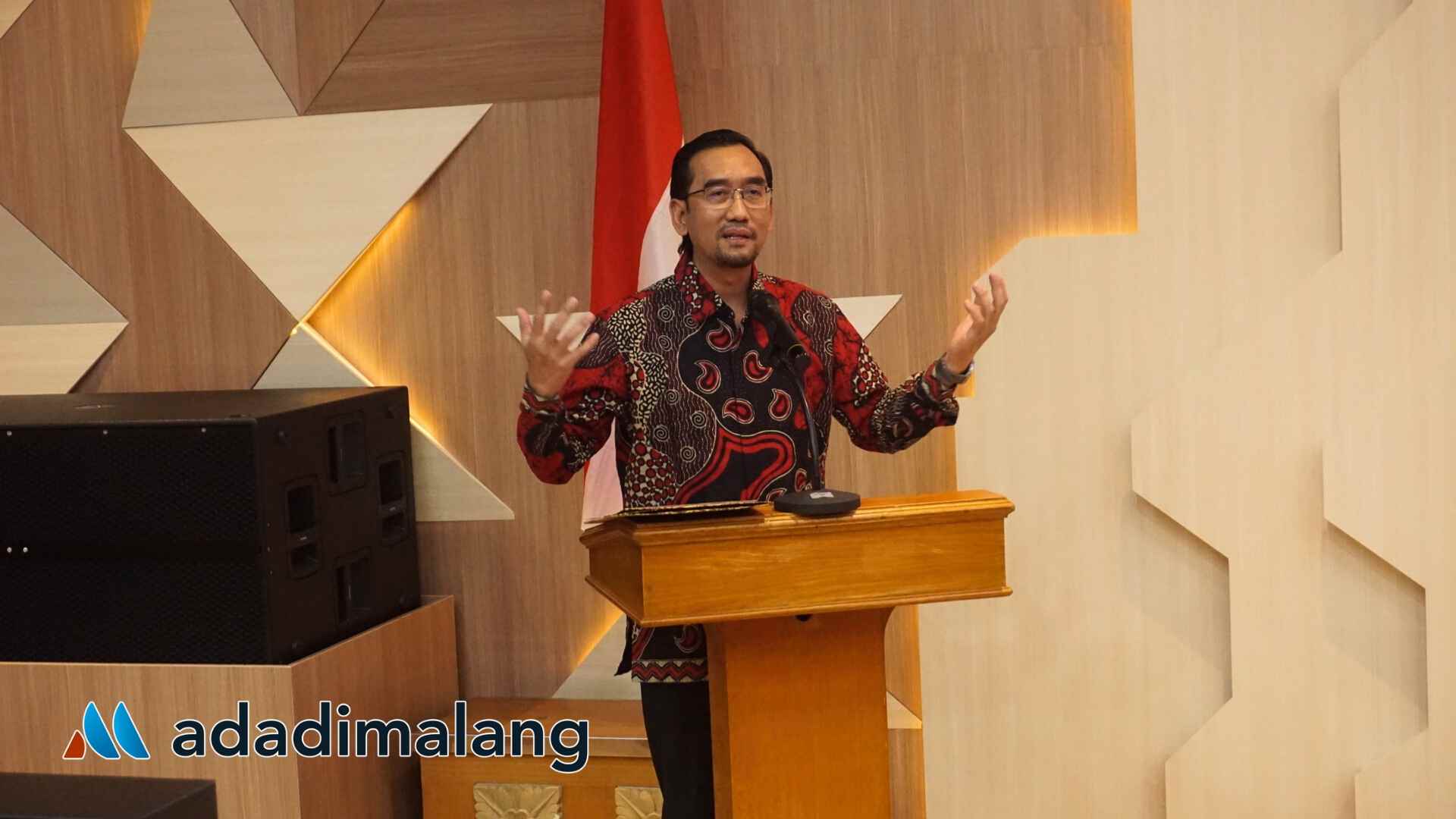 Rektor Universitas Brawijaya, Prof. Widodo, S.Si., M.Si., Ph.D., Med.Sc., saat memberikan sambutan dan membuka acara penaandatanganan komitmen Pimpinan UB untuk melaksanakan Program PIE dari KPK (Foto : Agus Yuwono)