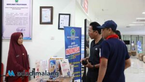 Sekretaris Jenderal (Sekjen) Ombudsman RI, Dr. Suganda Pandapotan Pasaribu, A.P, M.Si., saat mengunjungi Mall Pelayanan publik (MPP) Merdeka di Kota Malang untuk menyaksikan sendiri bagiamana pelayanan kepada masyarakat (Publik) diberikan (Foto : Ist)