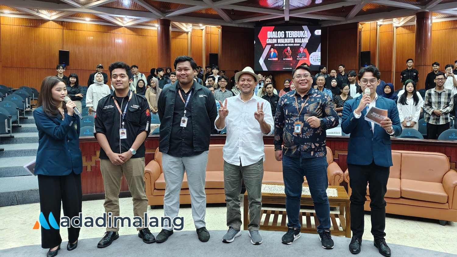 Heri Cahyono (Sam HC) usai menjadi satu-satunya narasumber talkshow Calon Wali Kota Malang yang digelar BEM FISIP UB Senin kemarin (Foto : Agus Yuwono)