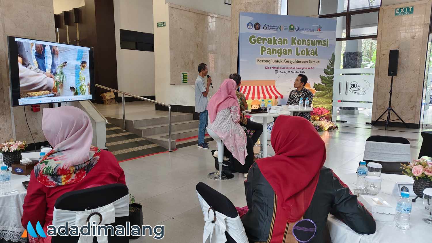 Pelaksanaan seminar dan pemberian materi kepada kelompok urban farming pagi tadi (Foto : Agus Yuwono)