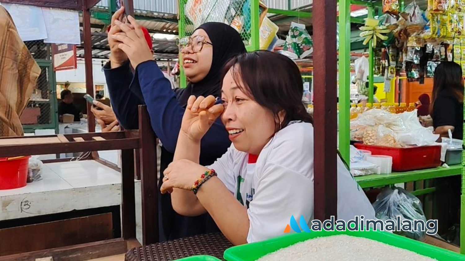 Inul Menangis Haru Saat Dikunjungi Abah Anton Pagi Tadi