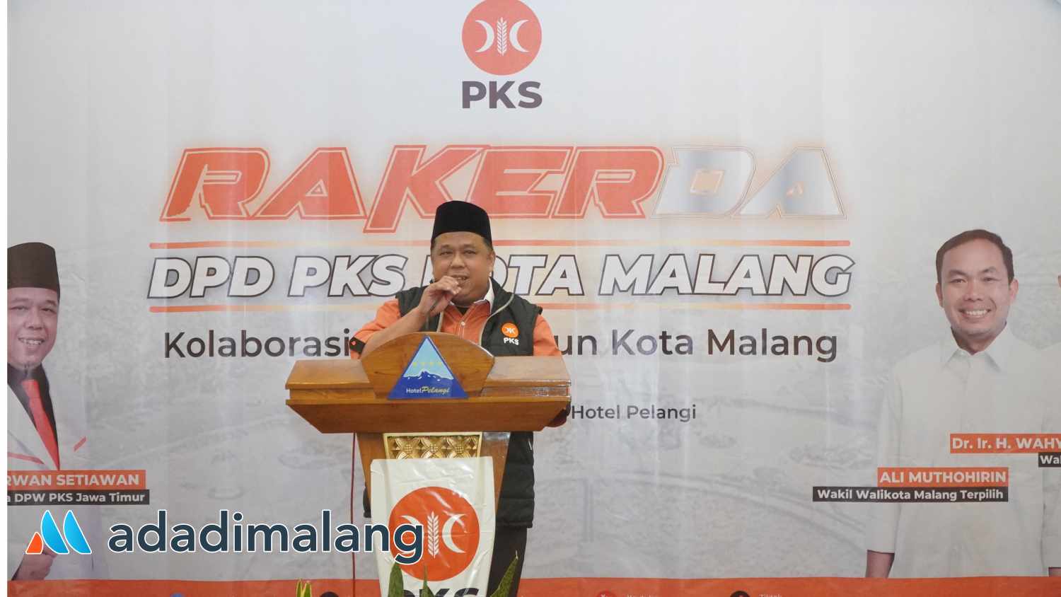 Ketua DPW PKS Jatim H. Irwan Setiawan, M.AP., saat menyampaikan sambutannya dalam Rakerda DPD PKS Kota Malang 