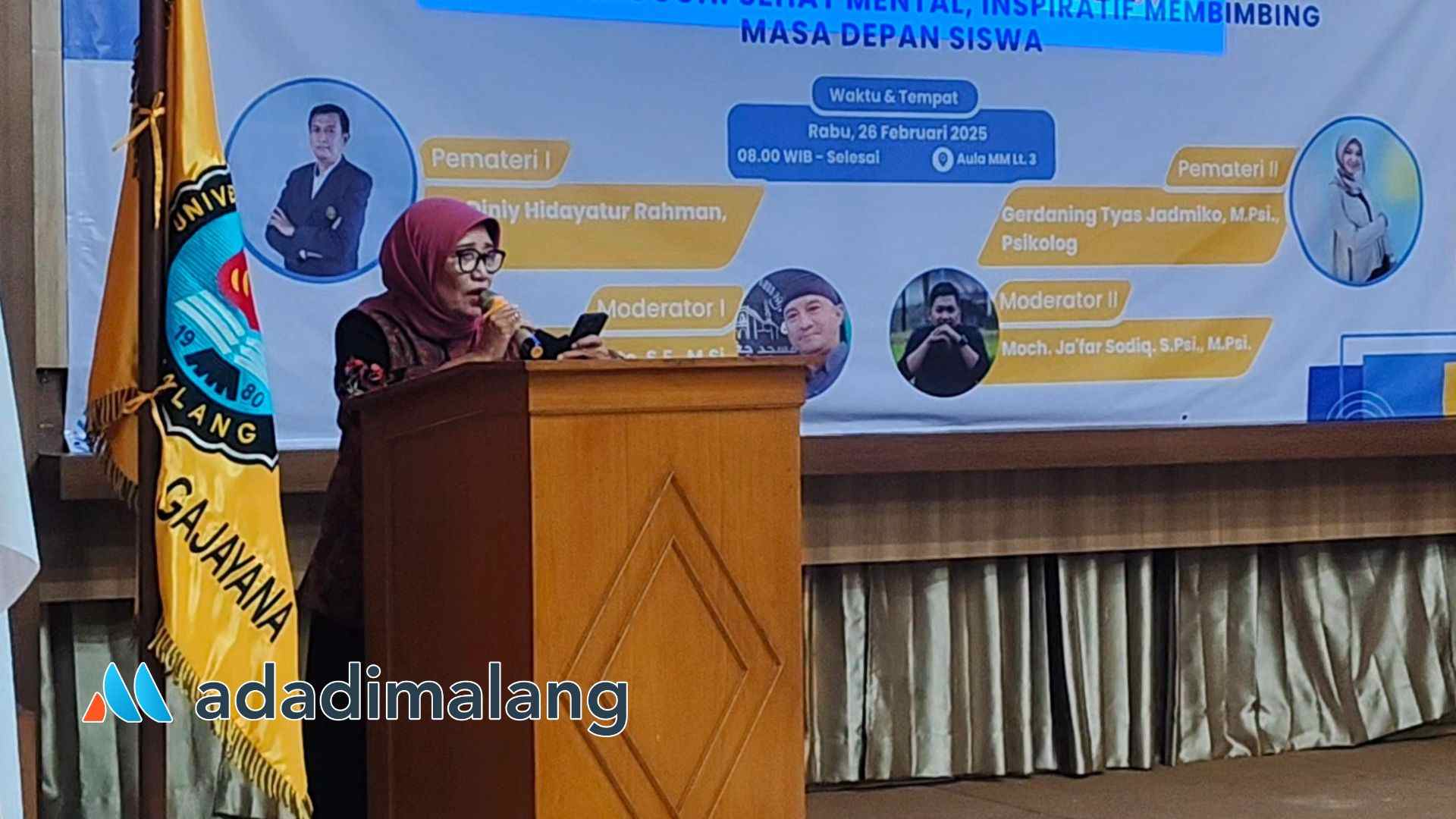 Rektor UNIGA Malang, Prof. Dr. Ernani Hadiyati, S.E., M.S., saat menyampaikan sambutannya dan membuka seminar pagi tadi (Foto : Agus Y)