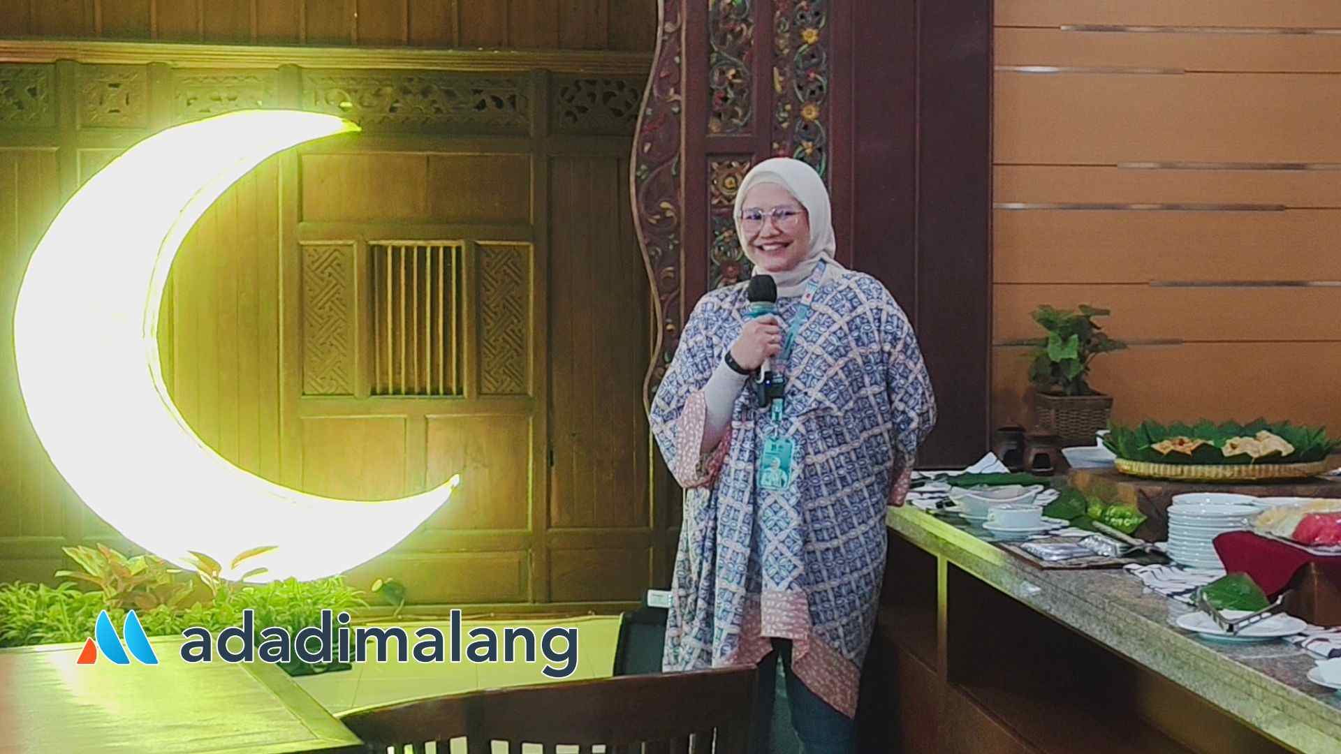 General manager UB Guest House, Hanamay P. Saat menyampaikan tentang program Kampung Ramadhan di UB Guest House selama bulan Ramadhan ini (Foto : Agus Yuwono)