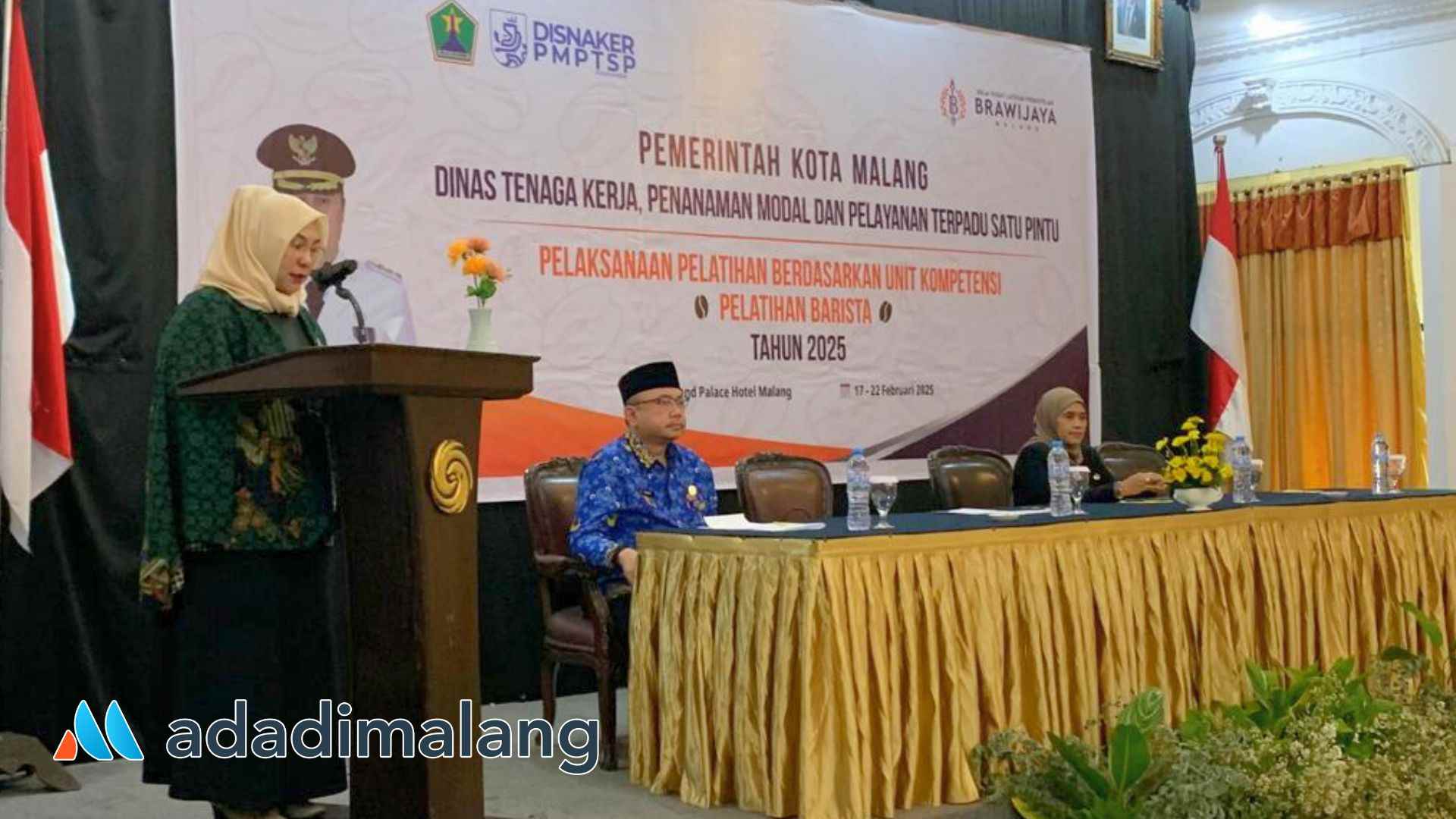 Salah satu anggota DPRD kota Malang yakni Lelly Thresiyawati juga hadir untuk memberikan materi dan motivasi terkait kewirausahaan (Foto : Ist)