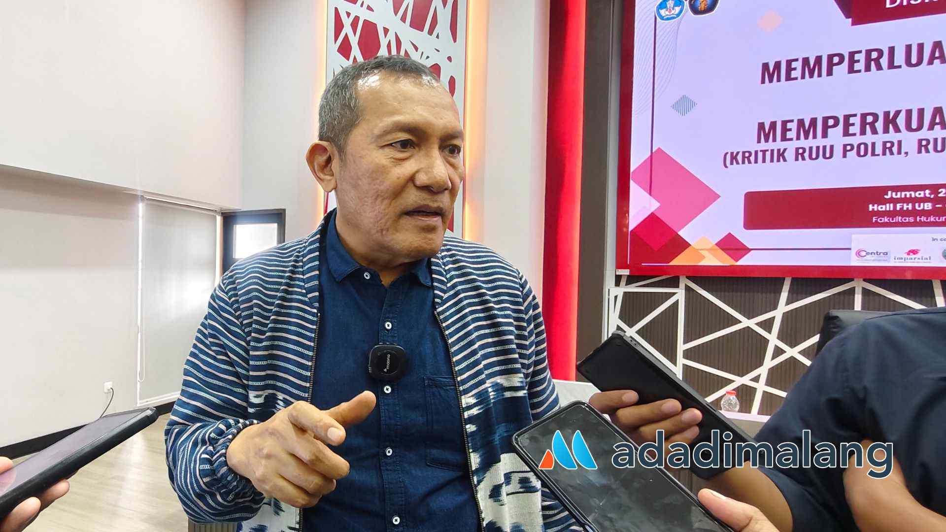 Mantan Ketua KPK periode 2015-2019, Saut Situmorang memberikan keterangan kepada wartawan (Foto : Agus Y)