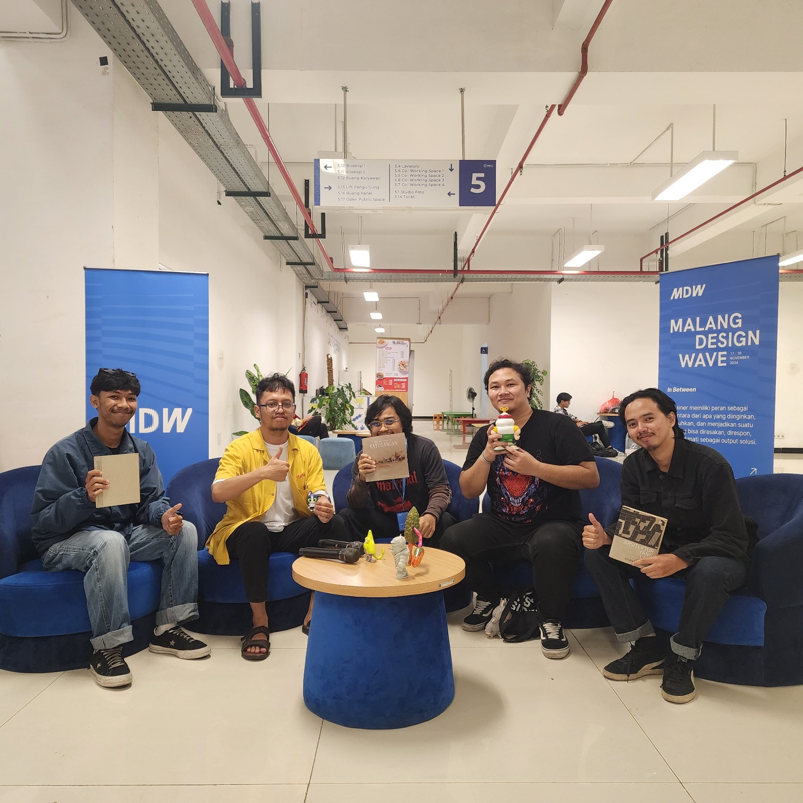 Malang Design Wave (MDW) merupakan wadah kolaborasi bersama para pelaku industri desain grafis dan industri lain