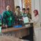Wakil Rektor I bidang Akademik UIN Maliki Malang Prof. Dr. Hj. Umi Sumbullah M.Ag., saat menyerahkan berkas pendaftaran dirinya sebagai Bakal Calon Rektor UIN Maliki Malang pagi tadi (Foto : Agus Y)