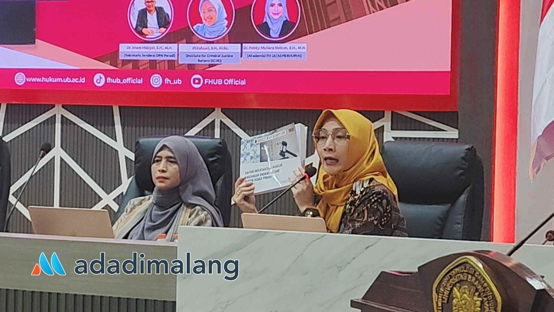 Akademisi Hukum Pidana dari FH UB, Dr. Nurini Aprilianda, SH., MHum., saat menyampaikan paparannya (Foto : Agus Y)