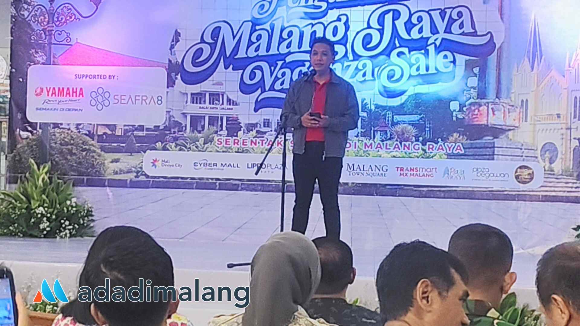 Ketua APPBI Malang Raya Suwanto saat menyampaikan laporan hasil pelaksanaan Malang Raya Vaganza Sale 2025 (Foto : Agus Y)