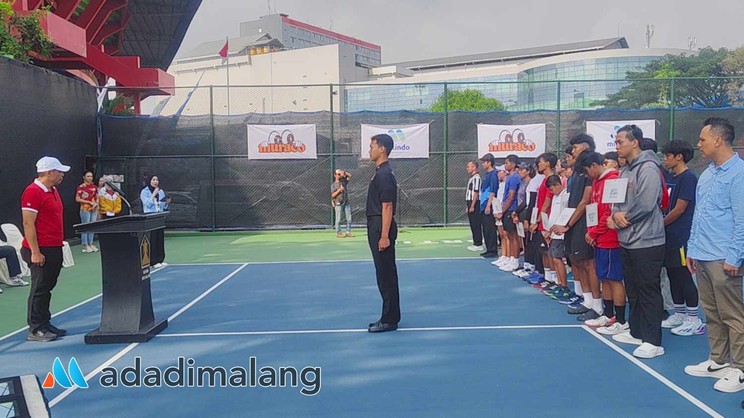 Ketua BPC HIPMI Kabupaten Malang, Qintharra Ulya Yassifa saat menyampaikan laporan pelaksanaan kegiatan turnamen (Foto : Agus Yuwono)