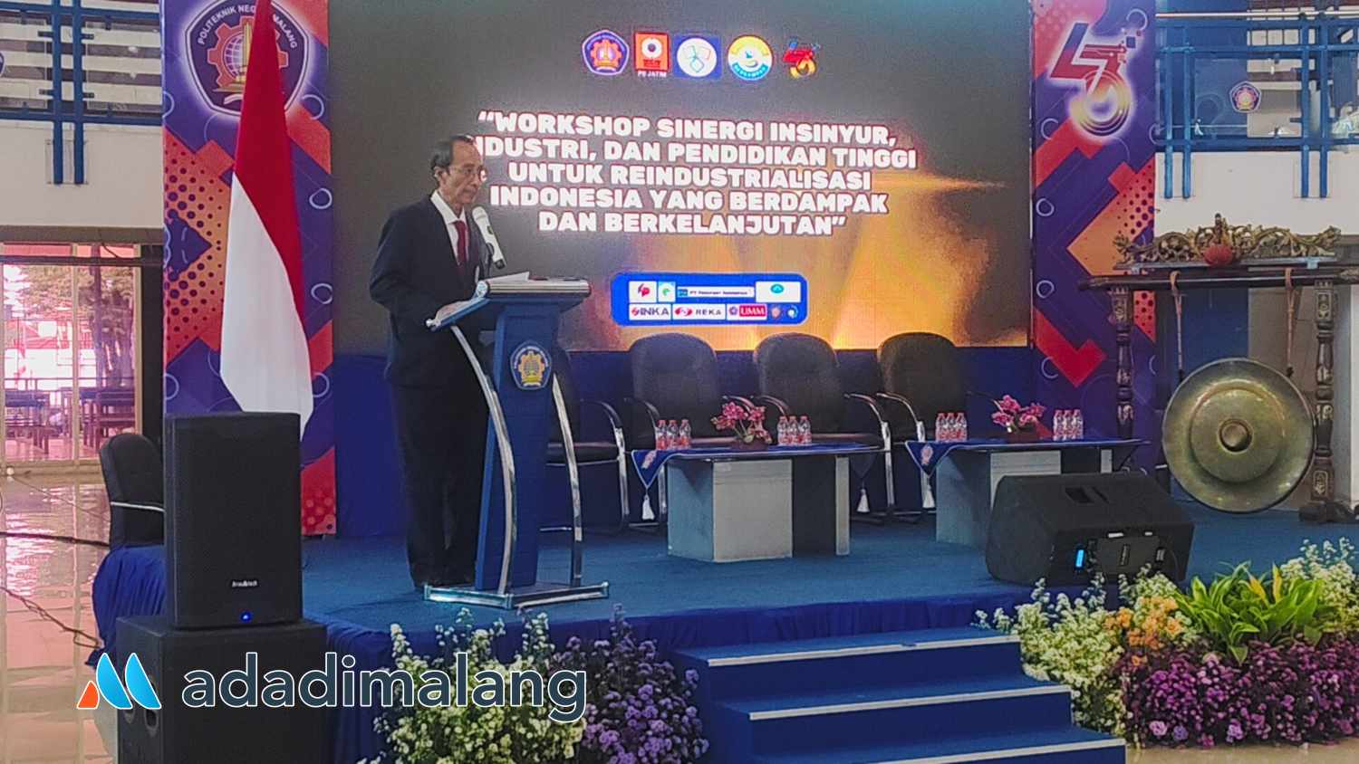 Direktur POLINEMA Ir. Supriatna Adhisuwignjo, ST., MT., saat memberikan sambutan dalam kegiatan workshop pagi tadi (Foto : Agus Y)