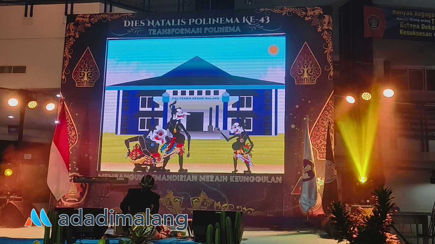Penampilan Wayang beber Animasi Interaktif hasil karya mahasiswa TI POLINEMA (Foto : Agus Yuwono)