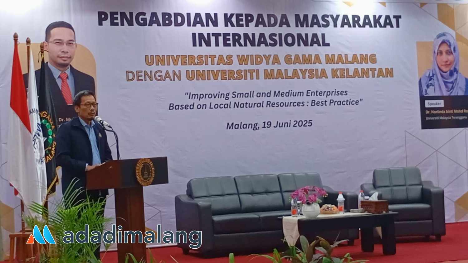 Rektor Universiras Widya Gama Malang Dr. Anwar, SH., M.Hum., saat menyampaikan sambutannya 