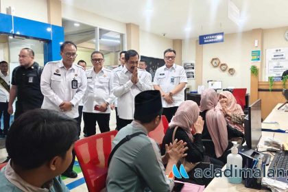 Menteri Imigrasi dan Pemasyarakatan Republik Indonesia, Jenderal Polisi (Purn) Drs. Agus Andrianto, SH., MH., saat meninjau layanan di Kantor Imigrasi Kelas I TPI Malang (Foto : Agus Yuwono)