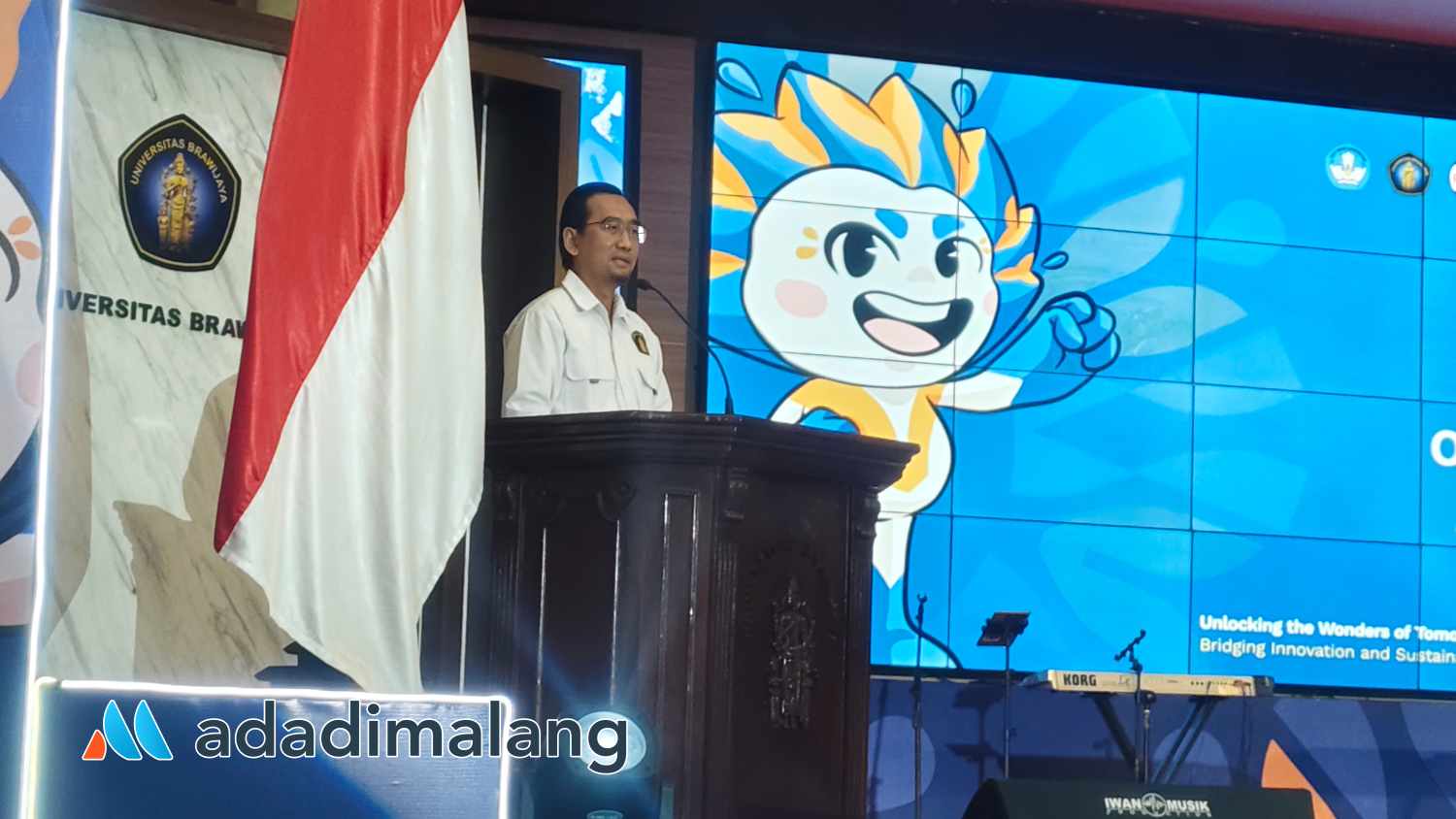 Rektor Universitas Brawijaya, Prof. Widodo saat memberikan sambutan sebelum pembukaan OLIVIA X di kampus UB (Foto : Agus Yuwono)