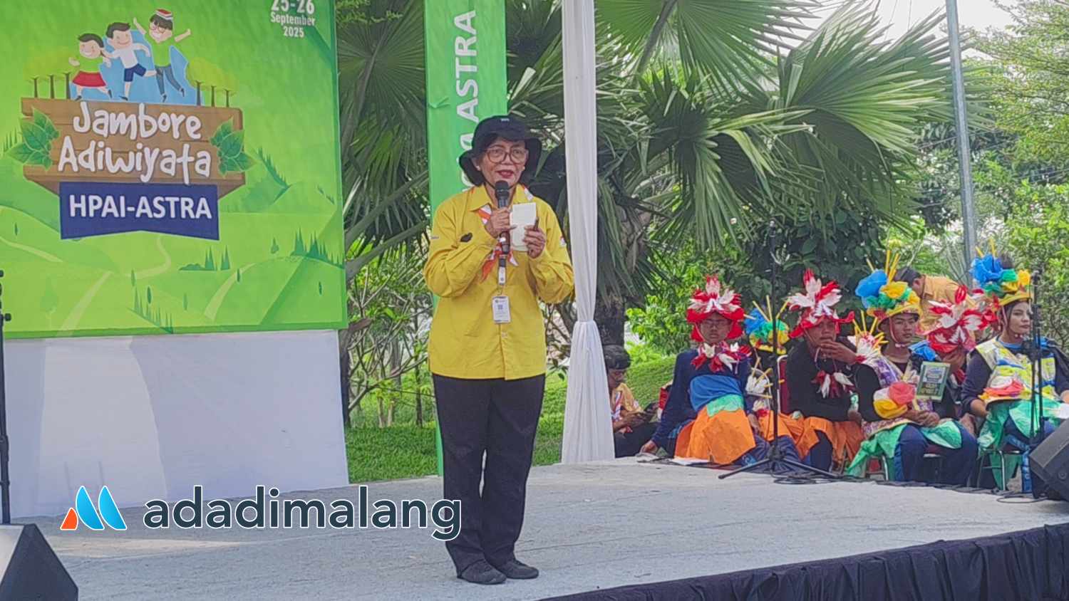 Ketua DPP HPAI yakni Rosalia Sri Hartati saat menyampaikan sambutannya dalam Jambore HPAI Jawa Tmur pagi tadi (Foto : Agus Y)