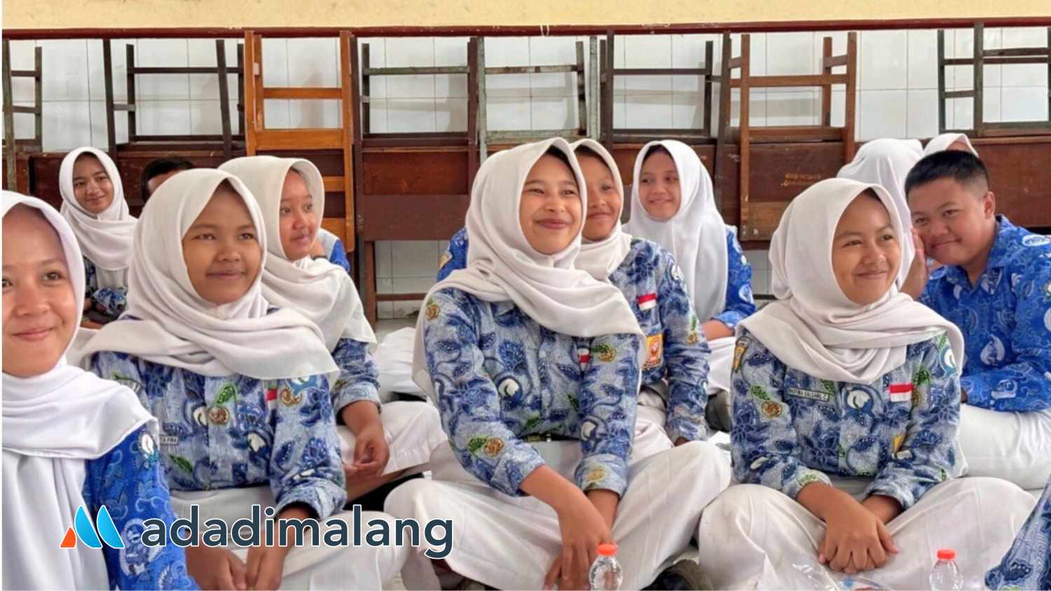 Dengan suka cita para siswa siswi menikmati aktivitas pelatihan yang diikuti (photo by Afandi)