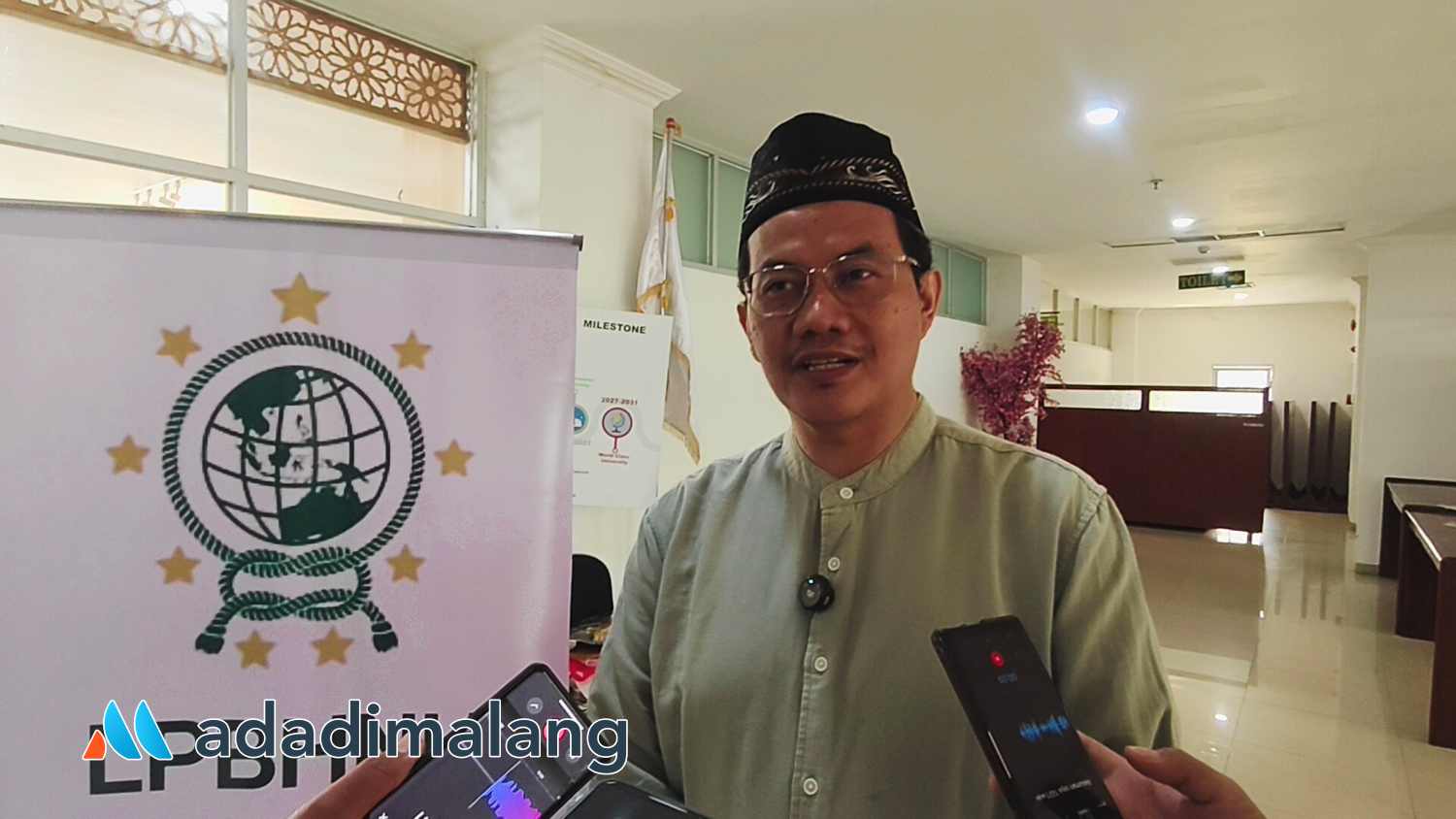 Ketua LPBH PCNU Kota Malang, Dr. Fachrizal Afandi, S.Psi., S.H., M.H., saat memberikan keterangan kepada wartawan (Foto : Agus Yuwono)