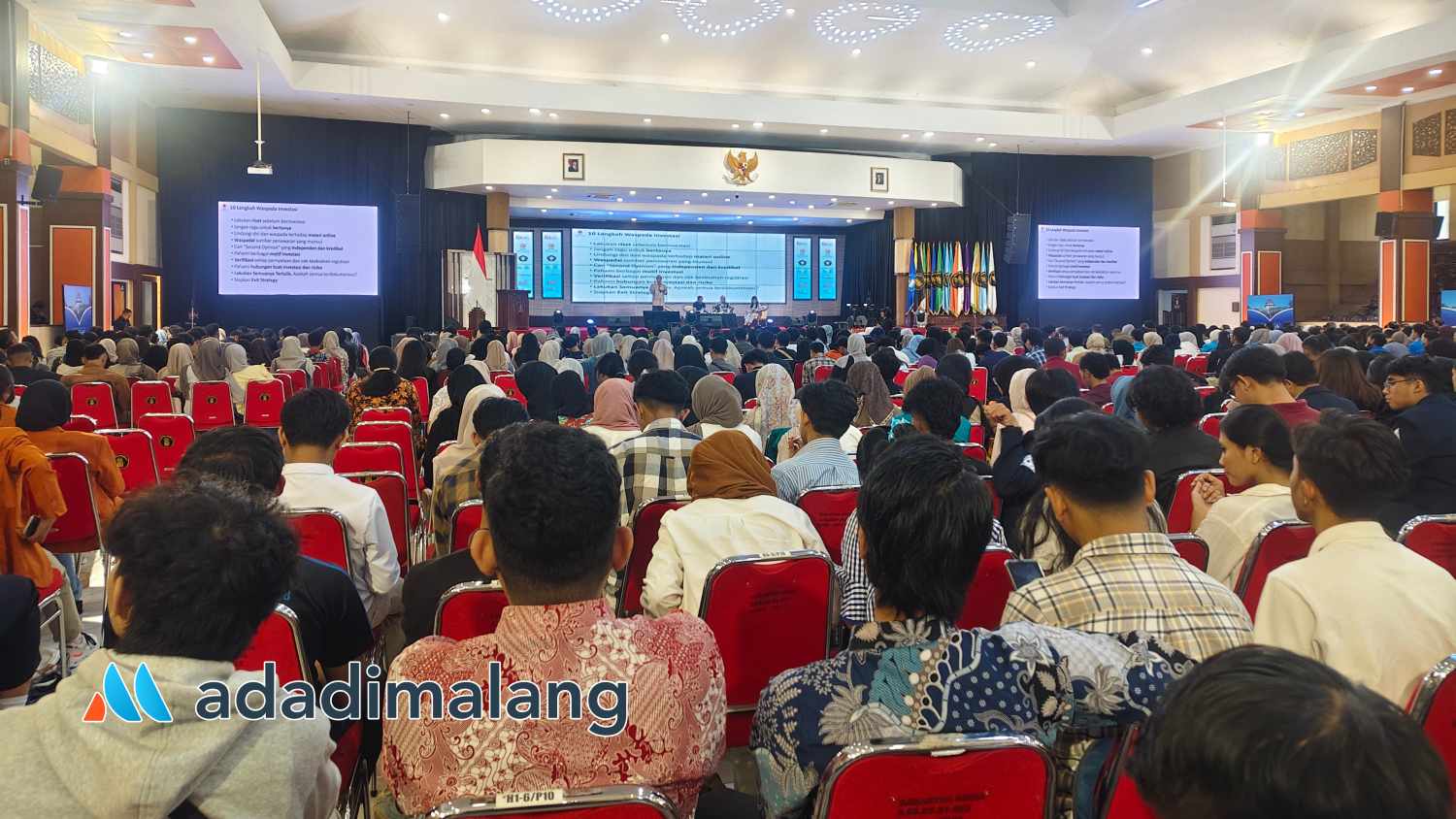 1.002 peserta yang didominasi mahasiswa atau gen-z mengikiti kegiatan OJK Malang di Gedung Samantha Krisa Universitas Brawijaya (Foto : Agus Yuwono)