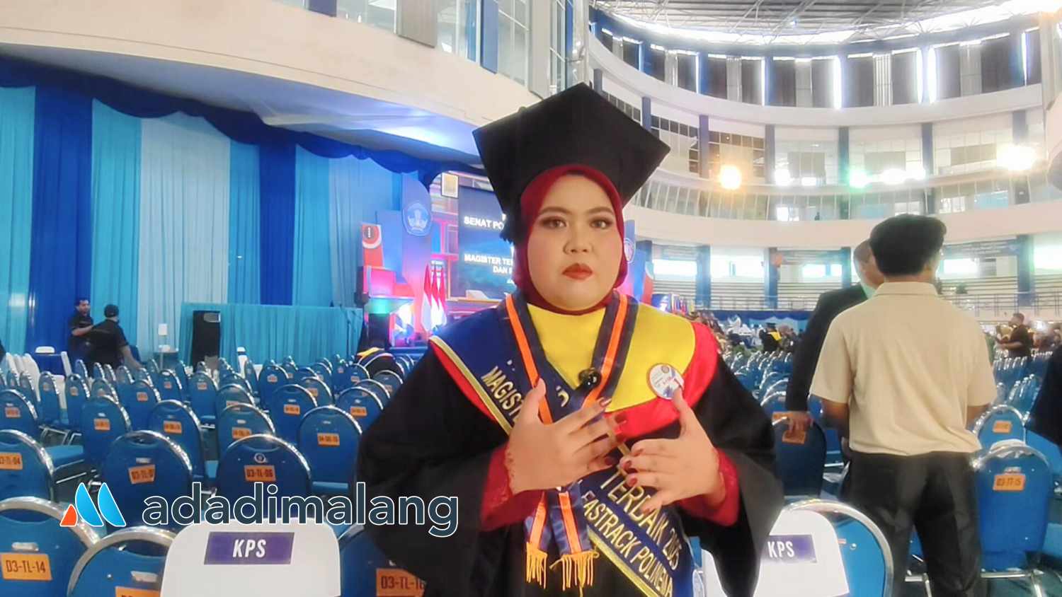 Farah Ayu Mufida menjadi wisudawan terbaik institusi S2 dalam wisuda ke-70 POLINEMA (Foto : Agus Yuwono)