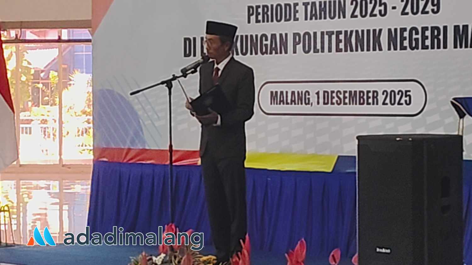 Direktur POLINEMA, Ir. Supriatna Adhisuwignjo, ST., MT., saat memberikan sambutan usai pelantikan WakilDirektur POLINEMA (Foto : Agus Yuwono)