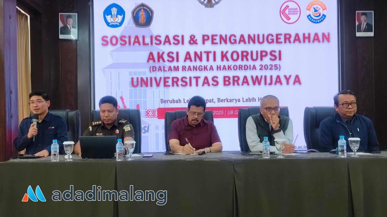 Ketua Satuan Reformasi Birokrasi UB, Dr Ngesti Dwi Prasetyo, SH., M.Hum., saat menyampaikan laporannya (Foto : Agus Yuwono)
