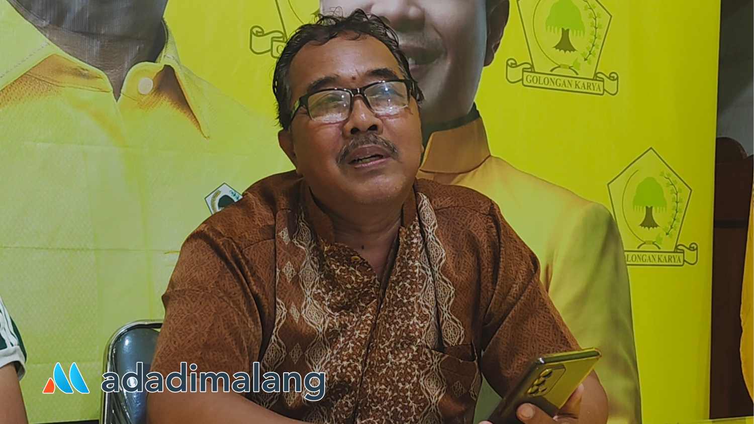 Ketua Steering Committee Musda XI Partai Golkar Kota Malang, Drs. Yuliono, MSc., tengah menjelaskan mekanisme Pendaftaran dan teknis pelaksanaan Musda XI DPD Golkar kota Malang (Foto : Agus Yuwono)