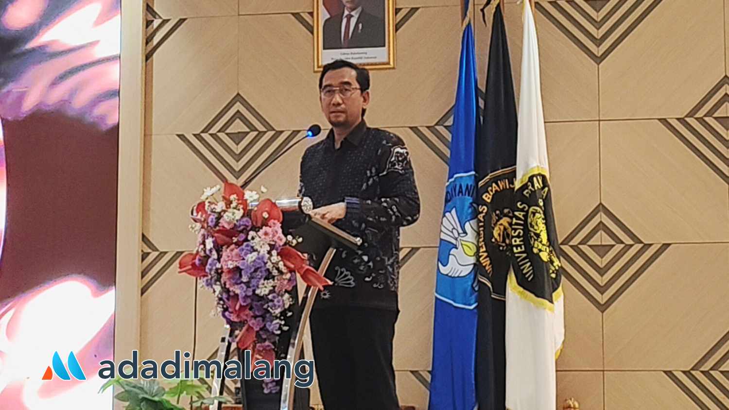 Rektor Universitas Brawijaya, Prof. Widodo, S.Si., M.Si., Ph.D., Med.Sc., saat menyampaikan sambutan (Foto : Agus Yuwono)