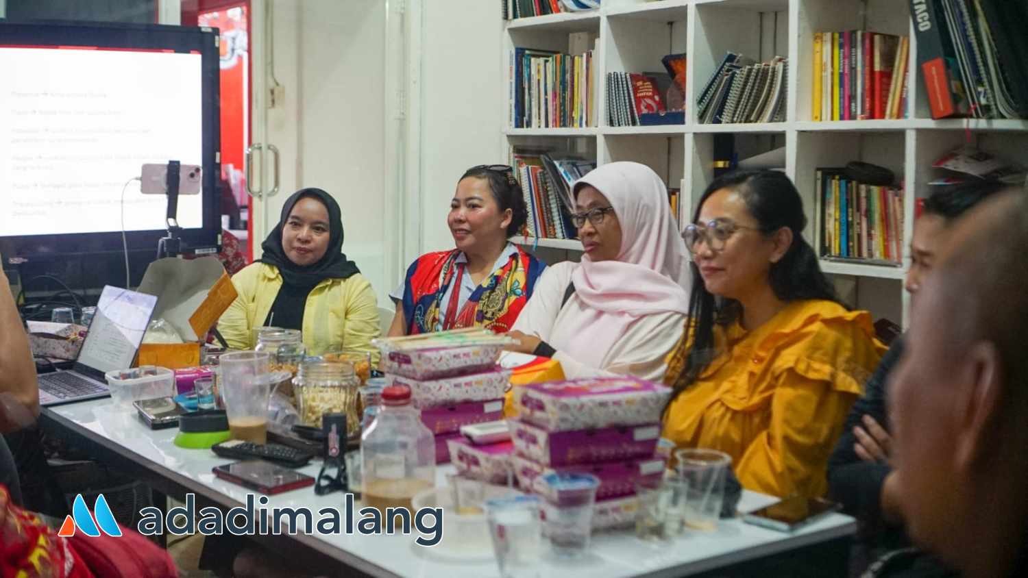 Pelaksanaan Focus Group Discussion (FGD) tim PkM Magister Ilmu Komunikasi Universitas Bakrie (Foto : Ist)