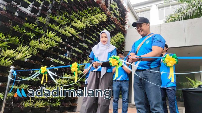 Peresmian Vertical Garden pertama di UB di kampus FTP UB pagi tadi (Foto : Agus Yuwono)