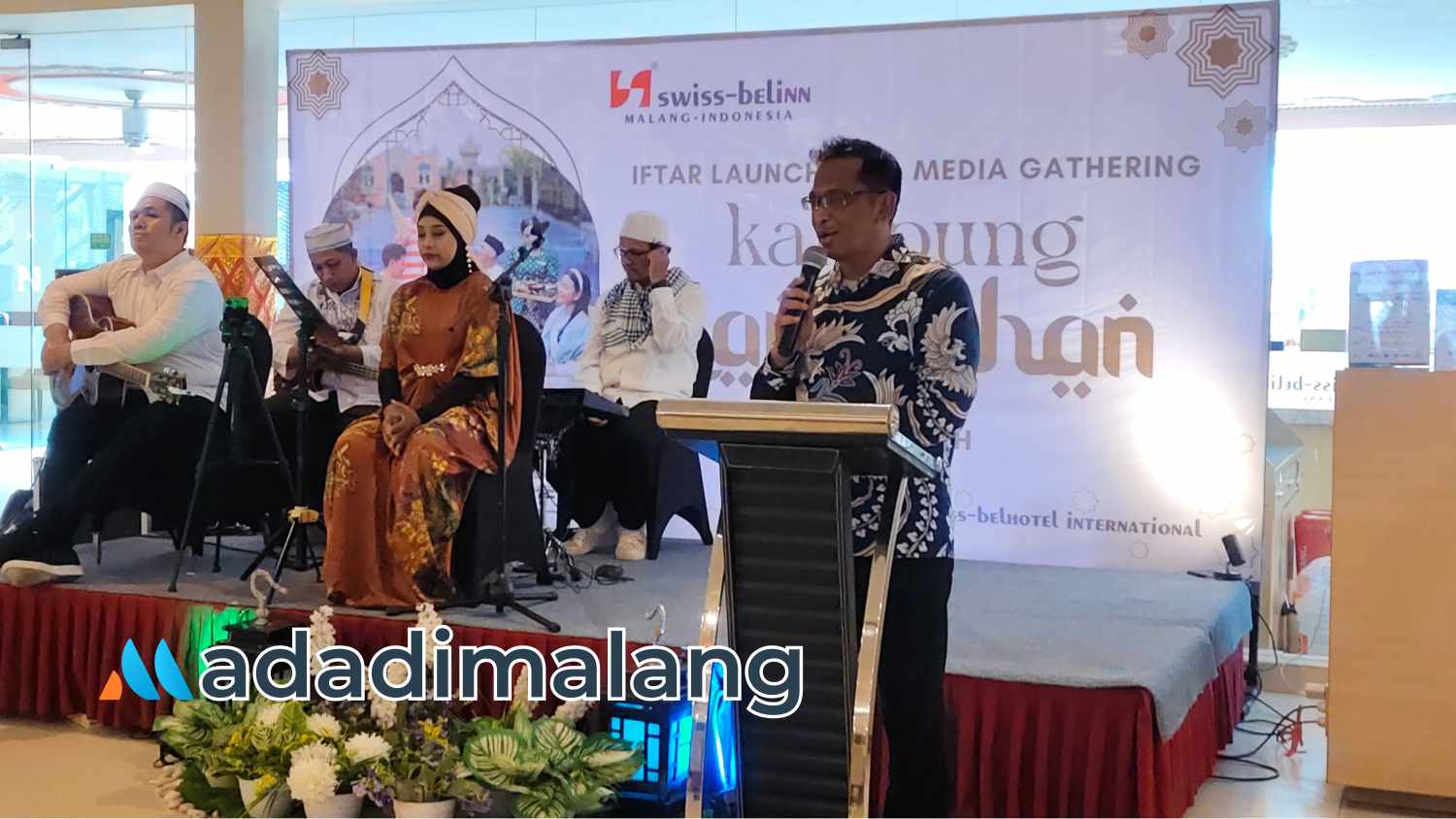 General Manager Swissbelinn Malang, Gunawan Tri Darma Putra saat memberikan sambutan sore hari tadi (Foto : Agus Yuwono)