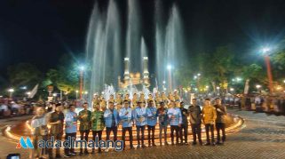 Forkopimda plus dan Pimpinan Bank Jatim Malang berfoto bersama usai peresmian Alun-Alun Merdeka Malang (Foto : Agus Yuwono)