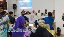 Menteri Pemberdayaan Perempuan dan Perlindungan Anak (PPPA) RI, Dra. Hj. Arifatul Choiri Fauzi, M.Si., saat mengunjungiRumah Prestasi Glintung Go Green siang tadi (Foto : Agus Yuwono)