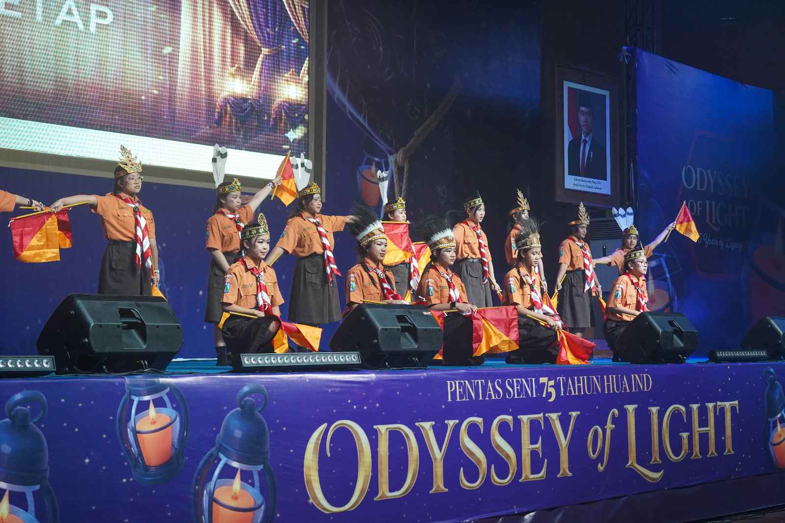 Penampilan Semafor dari PRamuka Kosayu juga tak kalah menarik ditampilkan dalam Pentas Seni malam tadi (Foto : Ist)