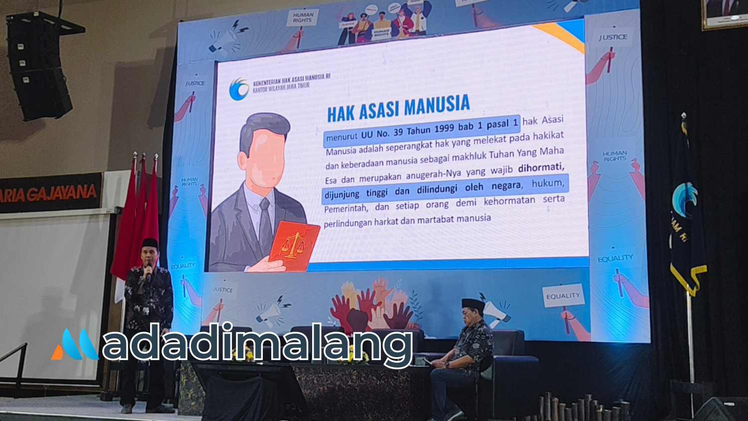 Kepala Kanwil Kementerian HAM Jawa Timur saat menyampaikan paparan materinya (Foto : Agus Yuwono)
