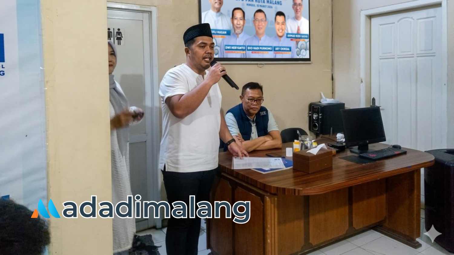 Sekretaris DPD PAN Kota Malang Ari Okrizal saat membacakan SK.Kepengurusan DPD PAN Kota Malang (Foto : Ist)