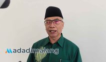 Ketua Tanfidziyah Pengurus Cabang Nahdlatul Ulama (PCNU) Kota Malang, KH. Dr. Isroqunnajah, M.Ag., saat memberikan keterangan kepada awak media (Foto : Agus Yuwono)