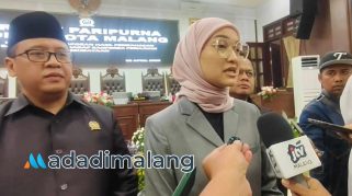 H. Indra Permana saat mendampingi Ketua DPRD Kota Malang menyampaikan tentang Ranperda Pemajuan Kebudayaan kepada awak media (Foto : Agus Yuwono)