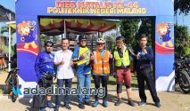 Sivitas akademika dan Perwakilan Alumni POLINEMA saat tiba di desa Tulusbesar setelah gowes dari kampus POLINEMA (Foto : Agus Yuwono)
