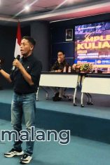 GM Operation PT. Putra Perkasa Abadi Koko Prayitno saat menyampaikan materinya dalam kuliah tamu di Teknik Sipil POLINEMA pagi tadi (Foto : Agus Yuwono)