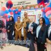 Camat Klojen bersama dengan Lurah Bareng dan Kelompok 7 Mahasiswa FTAB UB yang terjun di lokasi Kelurahan Bareng, Klojen, kota Malang (Foto : Agus Yuwono)
