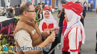 Kepala Dinas Pendidikan Provinsi Jawa Timur, Dr. Aries Agung Paewai, S.STP., M.M mengukuhkan peserta KCS angkatan ke-39 SMK PGRI 3 Malang (Foto : Fatma AdaDiMalang)
