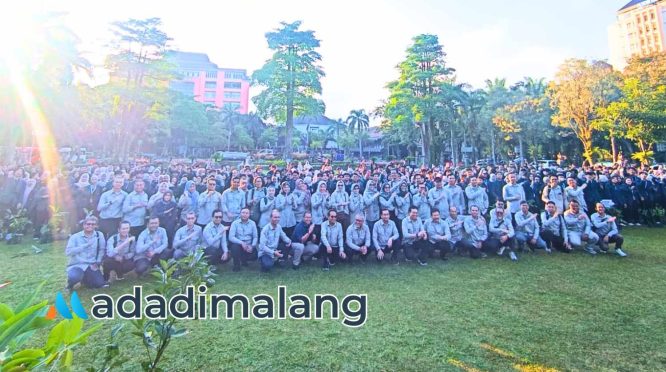 Foto bersama dalam kegiatan pemberangkatan Mahasiswa Membangun Desa (MMD) 2026 (Foto : Fatma AdaDiMalang)